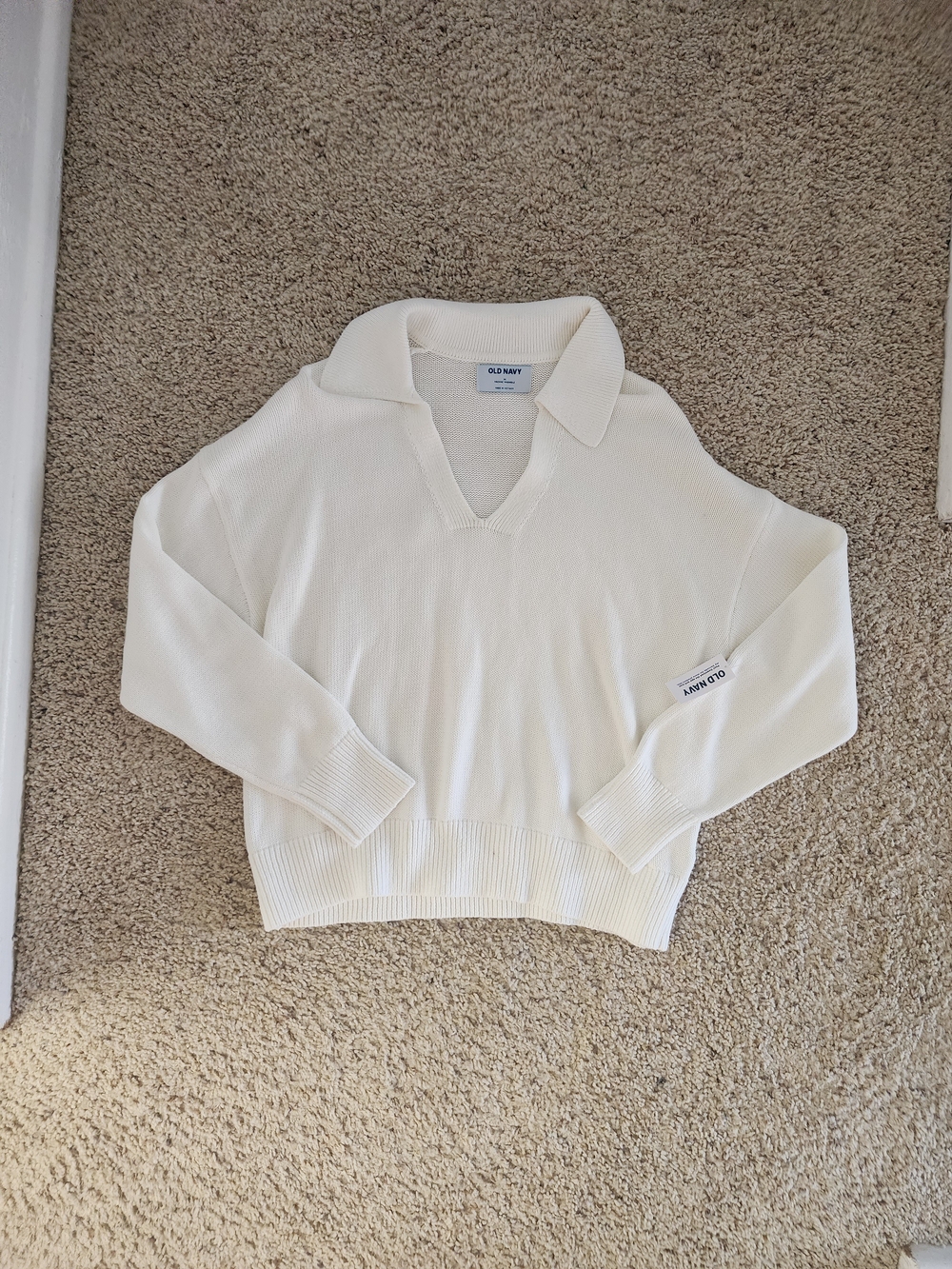 NWT Old Navy Women's Cream Collared V-Neck Sweater